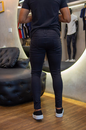 Calça jeans linha premium modelagem slim Preta