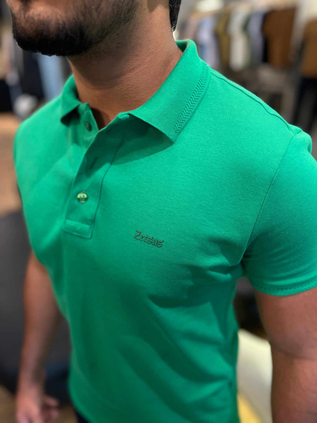 Camisa gola polo Zetsus no tecido Suedine verde