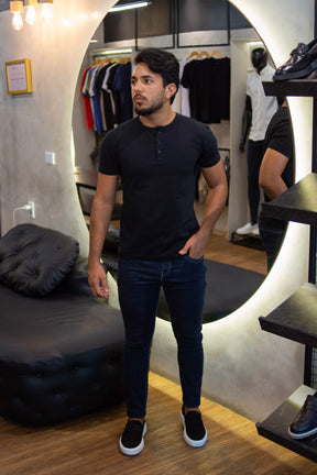 Calça jeans zetsus linha premium modelagem slim com a  lavagem azul escura