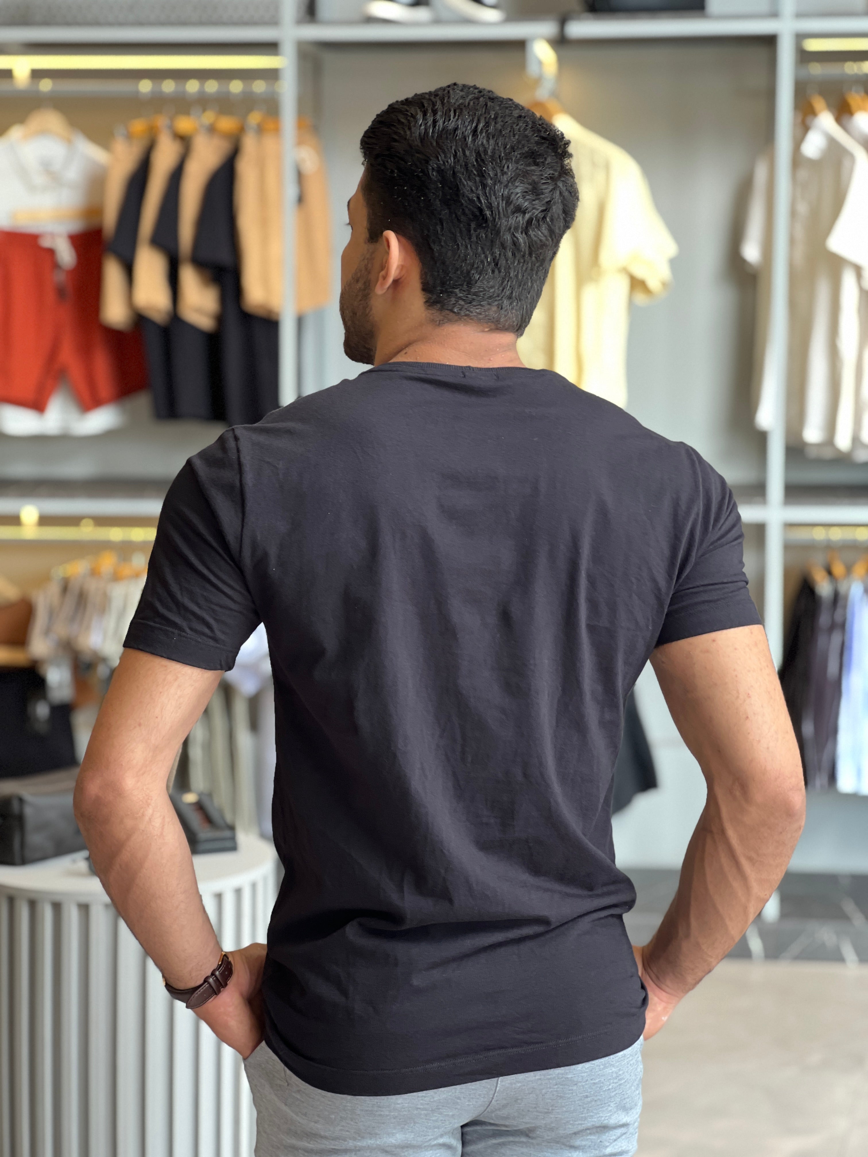 Camisa Básica preta